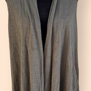 American Eagle Outfitters women’s size S cotton olive green cardigan